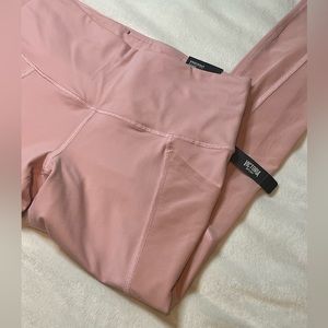 NWT Victoria's Secret Sport Leggings Size XS